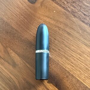 MAC Cosmetics Elegant Black Lipstick - rubywoo 691 - new!